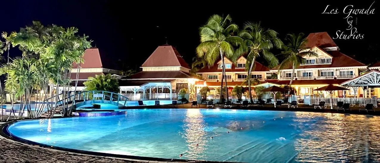 Appartement Acces Direct Plage Et Piscine, Vue Mer Et Cocotiers, Les Gwada Studios, Village Vacances Ste Anne Sainte-Anne  Guadeloupe